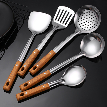 Nerūdijančio plieno mentelė, kiaurasamtis, kepimo kastuvėlis, sriubos nutekėjimo sistema, pilnas buitinių virtuvės reikmenų rinkinys, maisto gaminimo reikmenų rinkinys, šaukštas, penkių dalių rinkinys