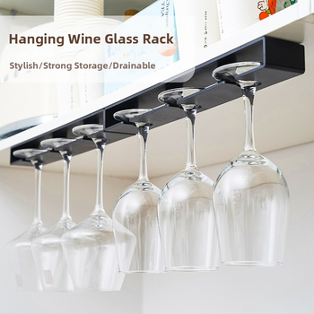 Punase veini klaasiriiul rippuv augustamata majapidamispokaalide hoiuriiul tagurpidi veiniklaasi äravooluriiul