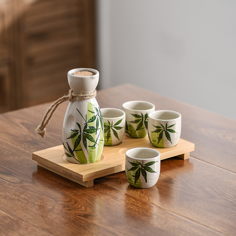 Izakaya vyno rinkinys, japoniško stiliaus antikvarinis keraminis vyno ąsotis, vyno taurė ir rankomis dažytas vyno rinkinys