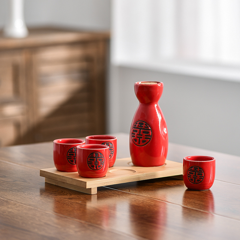 Izakaya vyno rinkinys, japoniško stiliaus antikvarinis keraminis vyno ąsotis, vyno taurė ir rankomis dažytas vyno rinkinys