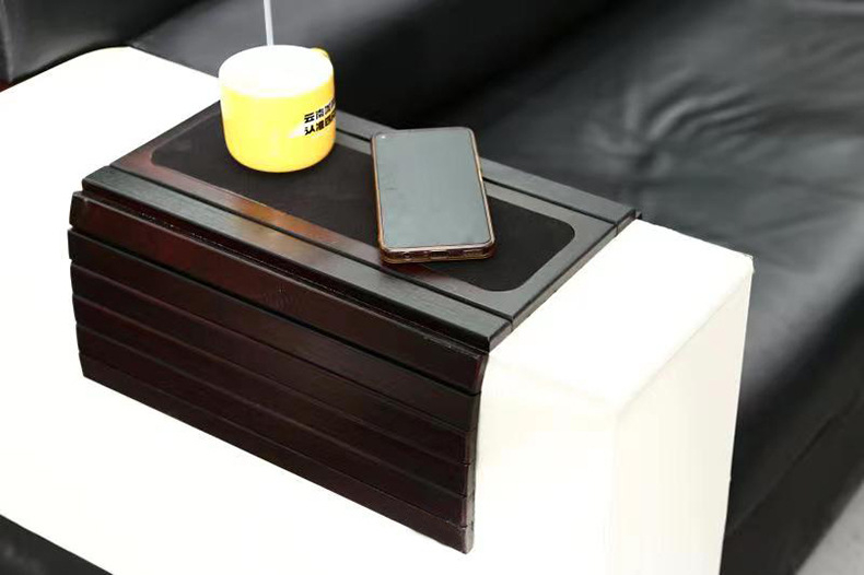 Bambusest elutoa diivani käetoega laud, kokkupandav diivanialus, puidust punase veini tass, tass-matt, suupistealus