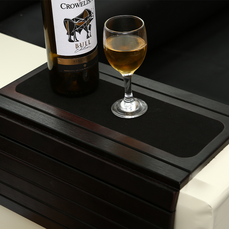 Bambusest elutoa diivani käetoega laud, kokkupandav diivanialus, puidust punase veini tass, tass-matt, suupistealus