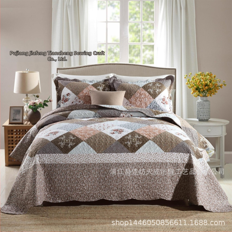 Originalus vieno eksporto europietiško ir amerikietiško stiliaus aktyvaus šlifavimo poliesterio medvilnės imitacijos blokinis antklodės lovos užtiesalas, parduodamas tarpvalstybiniu mastu, trijų dalių komplektas.