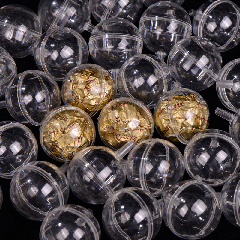 Šokoladinis toro puodelis Valentino dienos proga „Ferriero“ šokoladinis fiksuotas toro plastikinis permatomas apvalus dangtelis, gėlių rinkinys