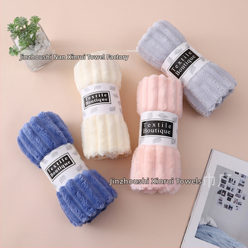 Uus kommibaari korallist sametist vannirätik, paksendatud iseseisev pakend, pehme imav, karvavaba täiskasvanute kodune suplemine