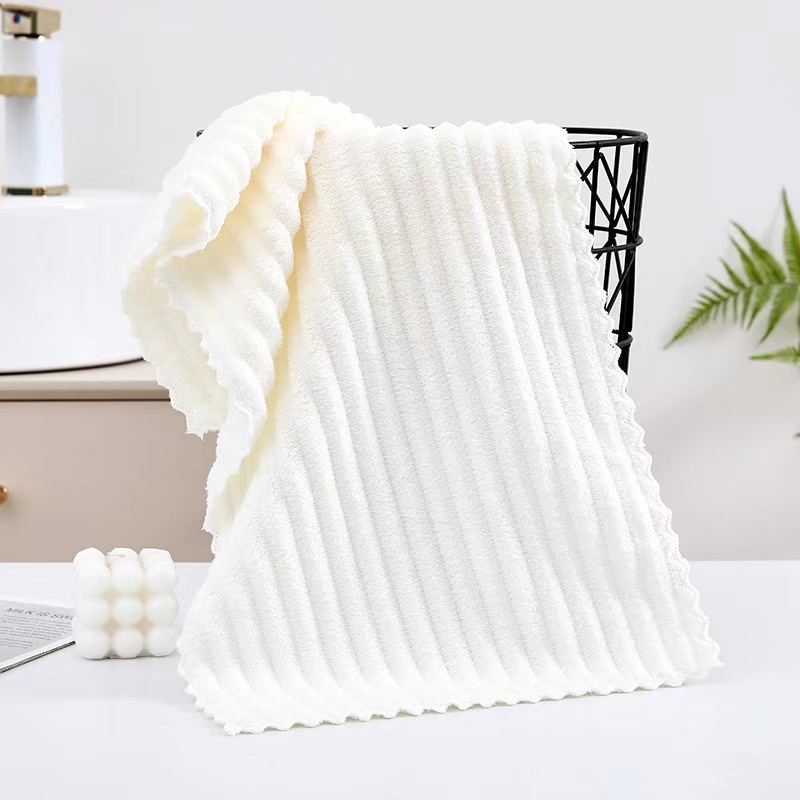 Uus kommibaari korallist sametist vannirätik, paksendatud iseseisev pakend, pehme imav, karvavaba täiskasvanute kodune suplemine