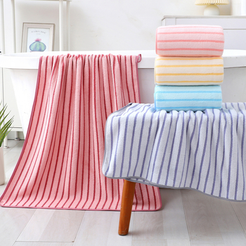 Naujas buitinis ypač didelis sustorintas vonios rankšluostis, spalvotas dryžuotas koralų vilnos vonios rankšluostis, be plaukų, dviejų dalių rinkinys