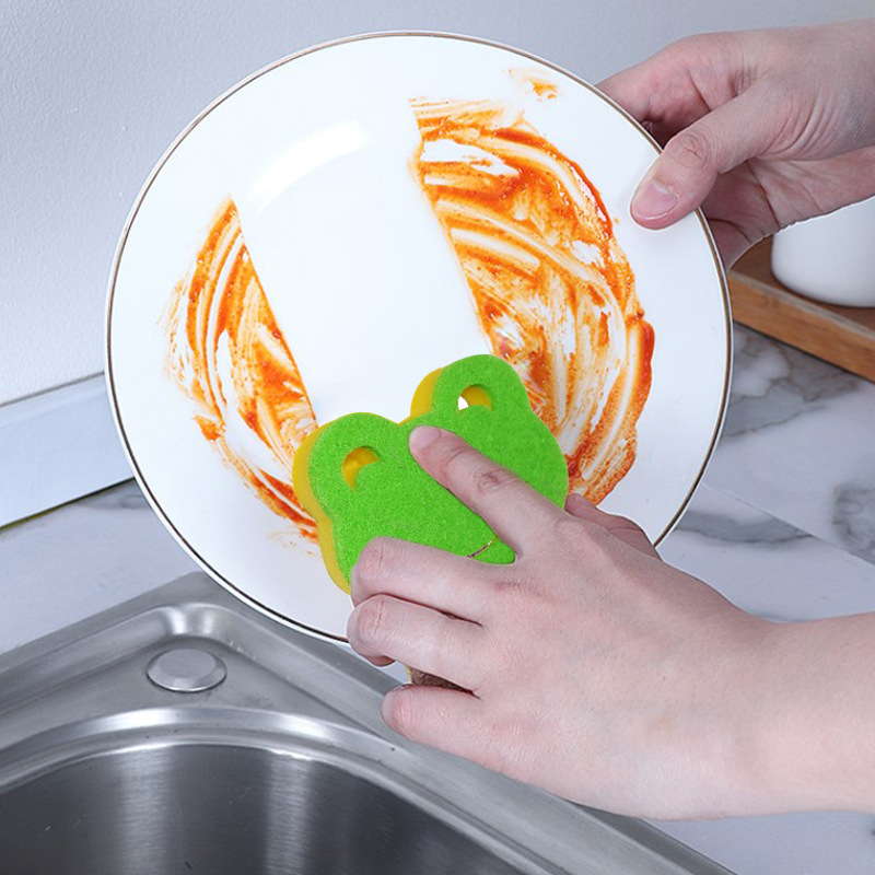 Gamykloje parduodama dengta paviršių valymo šluostė medvilnės kompozicinei kempinei indų plovimo šluostė su animacinių filmukų varlės formos indų plovimo kempine valymo šluoste