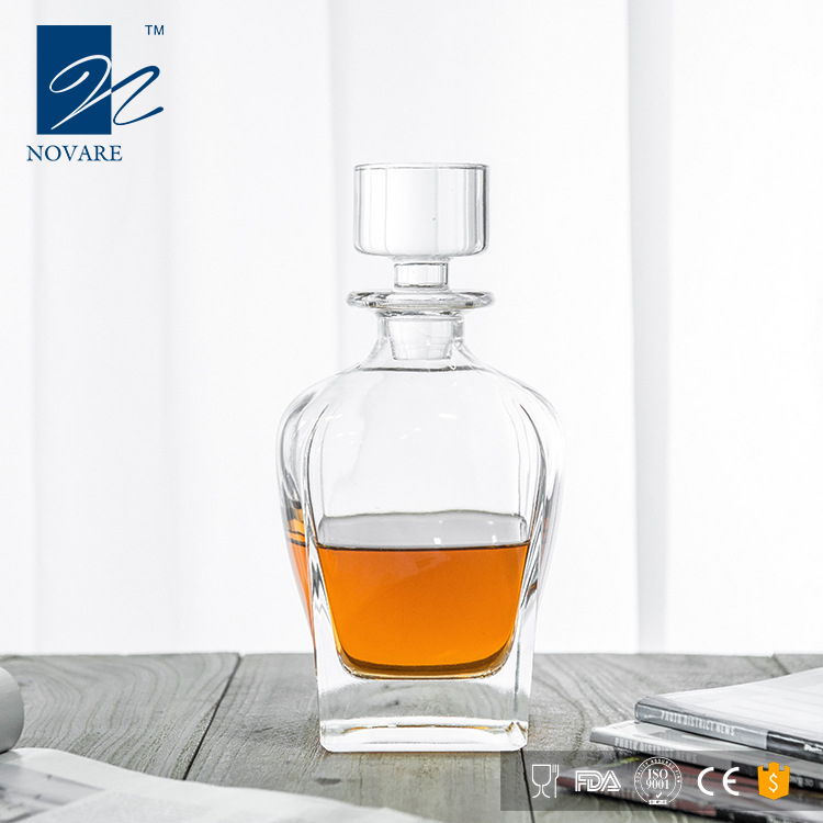 700 ml stiklinis vyno butelis, sferinis viskio stiklinis vyno butelis, vyno butelis, gali būti derinamas su vyno taure, pritaikomas logotipas vyno buteliui