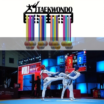 Stilingas akrilinis tekvondo medalių stovas su tarpslankiojančia apdaila – lengvai montuojamas, nereikia gręžti