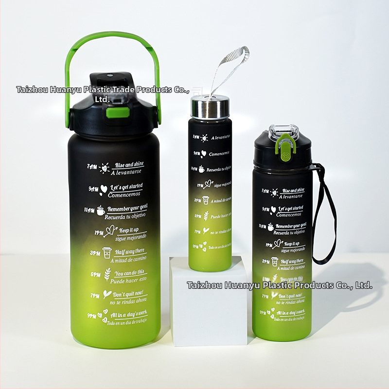 Trys puodelių rinkiniai, didelės talpos vandens puodelis su šiaudeliu, gradiento matinio sportinio plastiko vandens butelis, vandens buteliai