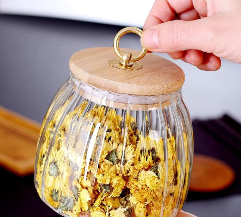 Tehase tarne Kõrgboorsilikaatklaasist suletud purk kuumakindlast klaasist bambusest kaanega teepurk kolmnurkne purk säilituspurk säilituspudel