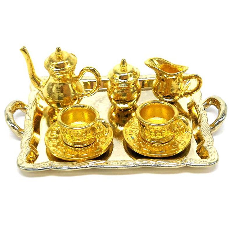 Lėlių namelio mini lydinio rašto arbatos rinkinys, aštuonių dalių, miniatiūrinės virtuvės imitacijos auksinio kostiumo šaudymo scena