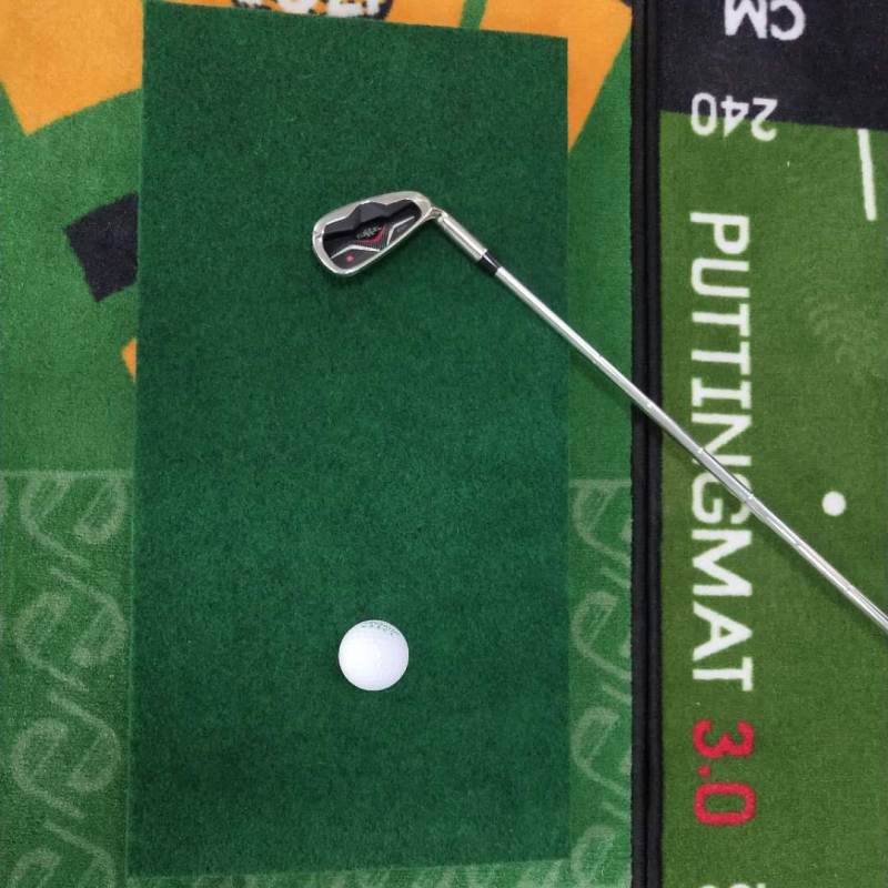 Tiesiogiai tiekiamas iš gamintojo, golfo kamuoliuko treniruočių reikmenys patalpose ir lauke, neslystantis ir lengvas, aksominis audinio sūpynių ir čipavimo kilimėlis.