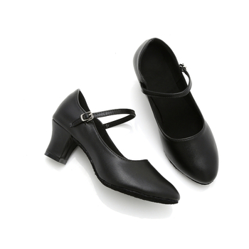 Moteriški modernūs šokių bateliai „Crossborder Amazon“ juodi, vidutinio storo kulno, šokių bateliai su viena dirželiu ir sagtimi.