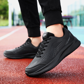 Ανδρικά παπούτσια Φθινόπωρο 2023 Νέα δερμάτινα μαύρα casual παπούτσια για τρέξιμο plus size, ανδρικά sneakers απορρόφησης κραδασμών, μονοκόμματα, παράδοση