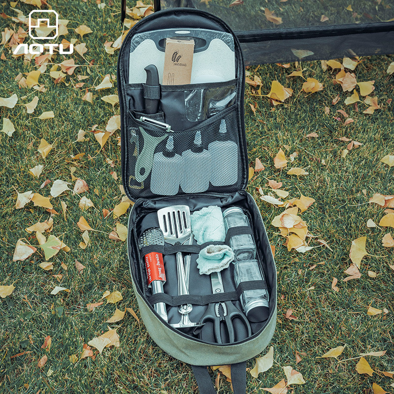 Välistingimustes kasutatavate söögiriistade ja köögitarvete komplekt, telkimisvarustus, kaasaskantav hoiukott, köögitarbed, lauanõud, pikniku- ja telkimiskott, tühi kott