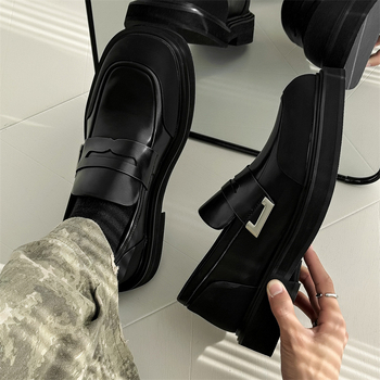 3677 Μαύρα ρετρό γυναικεία loafers πλατφόρμας βρετανικού στιλ με αυξημένο ύψος, όλα τα ανδρικά casual δερμάτινα παπούτσια επαγγελματικών χώρων, με δυνατότητα προσαρμογής