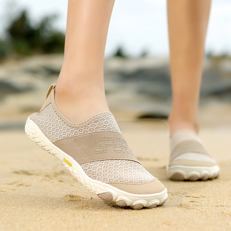 Uued jälgimiskingad paaridele, välistingimustes kasutatavad rannakingad, meeste ja naiste libisemiskindlad ujumiskingad, siseruumides kasutatavad fitness-ratsutamiskingad, viie sõrmega kingad