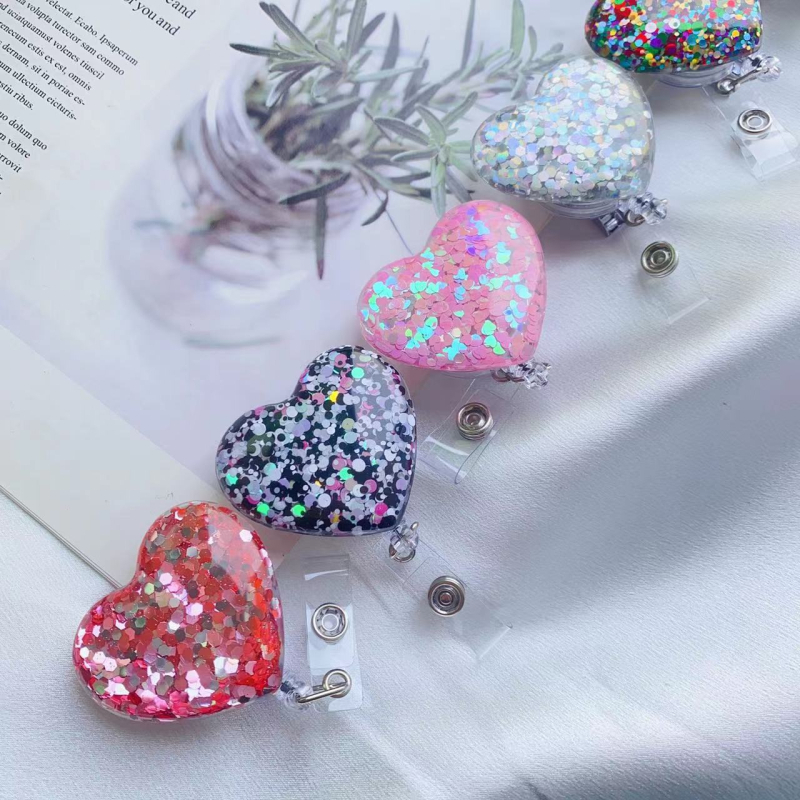 Krokodilcsipesz Ápolói igazolvány Csillámos csat Munkavállalási engedély Rugalmas Könnyen húzható csat Forgatható Szív alakú Könnyen húzható Dróthúzó