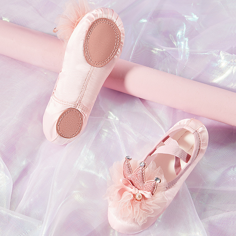 Šokių bateliai vaikiški moteriški baleto trimačiai tinkliniai bateliai su vainiko formos katino nagais, pavasario ir vasaros nauji atlasiniai sportiniai bateliai sandėlyje