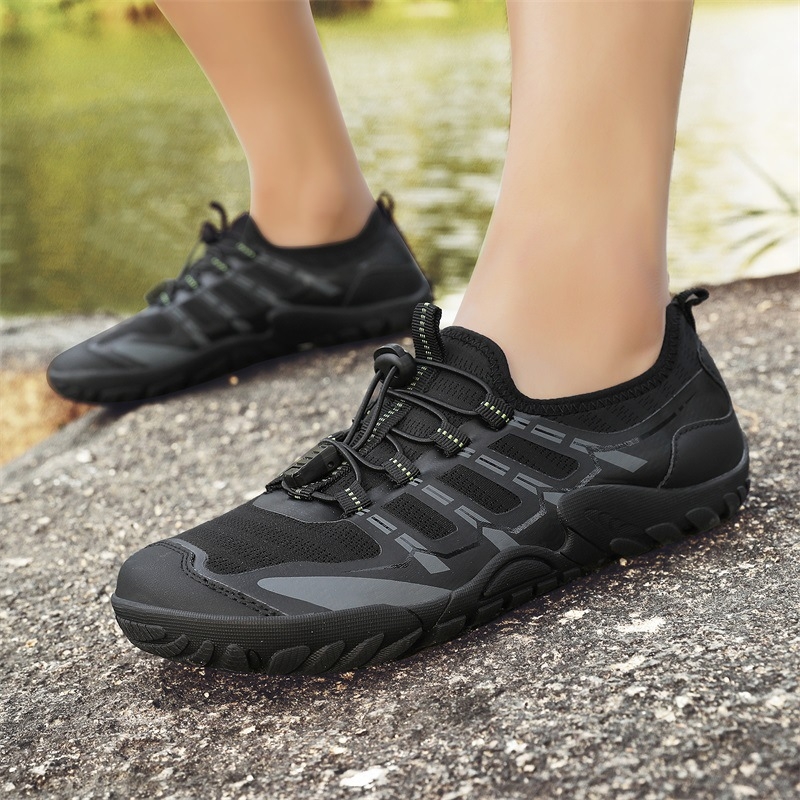 Piiriülesed uued õues kasutatavad kahlamisjalatsid, libisemiskindlad, hingavad, laiad, viimase väljaande mägironimisjalatsid laos, hulgimüük