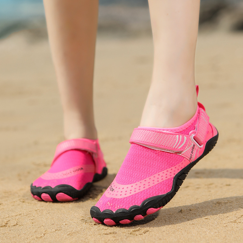 Viie sõrmega rannajalatsid, kiiresti kuivavad kahlamisjalatsid, meeste libisemiskindlad lõikekindlad ujumis- ja snorgeldamisjalatsid, õues kasutatavad vanemate ja laste jälgimisjalatsid naistele