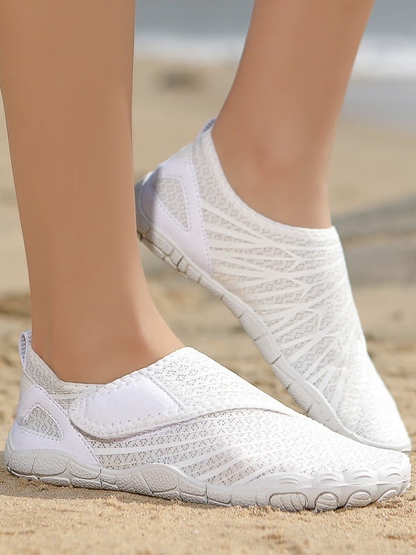 Kahlamis- ja jõesuusakingad paaridele, paljajalu rannakingad sportimiseks ja mängimiseks, kiiresti kuivavad kingad, sukeldumis- ja ujumiskingad matkamiseks