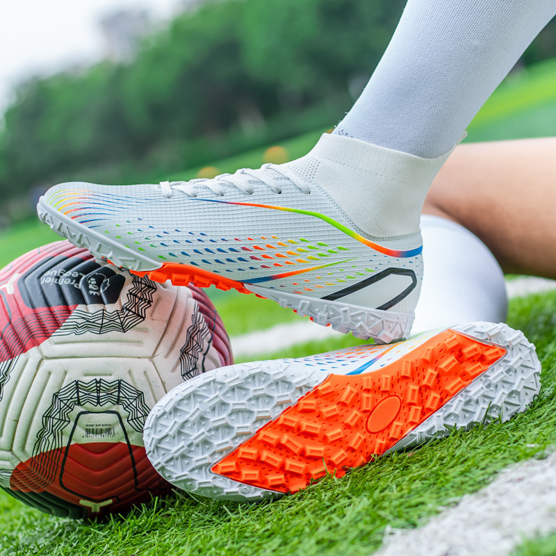 Vairumtirdzniecības pārrobežu ārējās tirdzniecības augstpapēžu futbola apavi ar gariem, nolūzušiem nagiem, Amazon vīriešu un sieviešu futbola apavi zāles studentu treniņu apavi