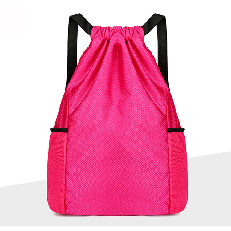 Kimptaskuga seljakott Lihtne reisiseljakott Suure mahutavusega pingutusnööriga jalgpalli-korvpallikott Kohandatud logoga