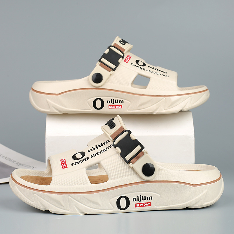 Új férfi szandálok és papucsok 2025 nyári vastag talpú otthoni csúszásgátló kopásálló dezodoráló divatos strandpapucsok határokon átnyúló