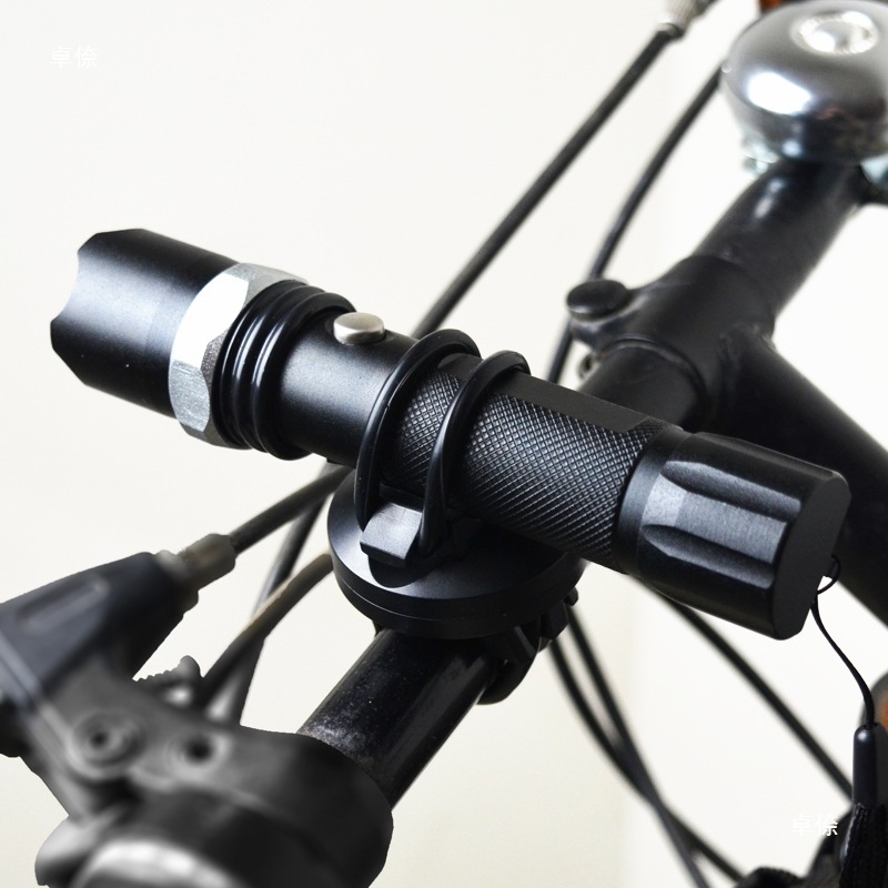 8 formos vamzdinis spaustukas dviračio smūgius sugeriantis žibinto laikiklis universalus žibintuvėlio spaustukas dviračiui, modifikuotas fiksuotas LED žibintuvėlis