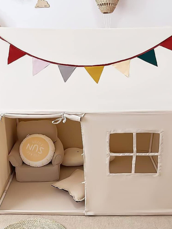 Μικρή παιδική σκηνή εσωτερικού χώρου για παιδιά, σπιτάκι παιχνιδιών ψυχαγωγίας μωρού, σπίτι κάστρου, σε στυλ κρέμας