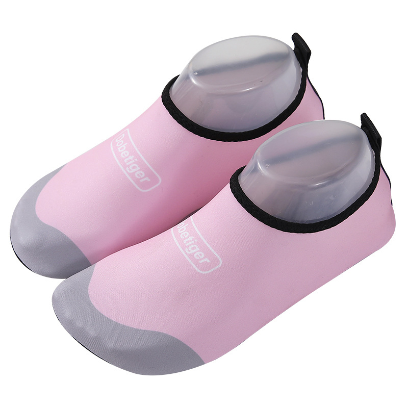 Meeste ja naiste rannajalatsid, lõikekindlad ujumisjalatsid, kiiresti kuivavad rannasokid, libisemiskindlad joogajalatsid, jooksulindijalatsid, sukeldumisjalatsid, snorgeldamisjalatsid