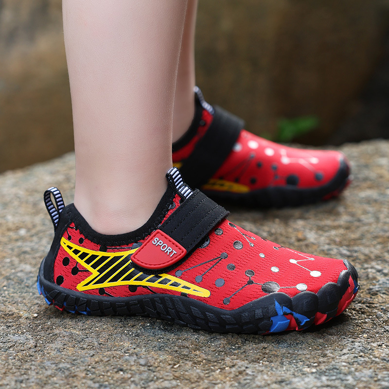 Határokon átnyúló gyermek szabadtéri cipők lányoknak, csúszásgátló strandcipők, fiúknak való kemping gázlócipők, gyorsan száradó, lélegző úszócipők