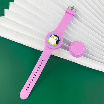 Sobib Apple Airtagi kadumisvastase veekindla rihmaga randmepaelaga Cartoon Doll plaastriga seljakotile lastele