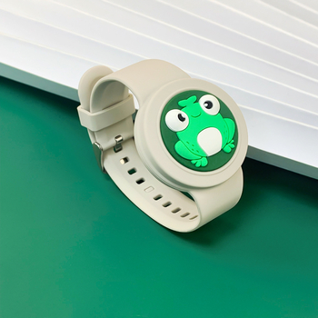 Sobib Apple Airtagi kadumisvastase veekindla rihmaga randmepaelaga Cartoon Doll plaastriga seljakotile lastele