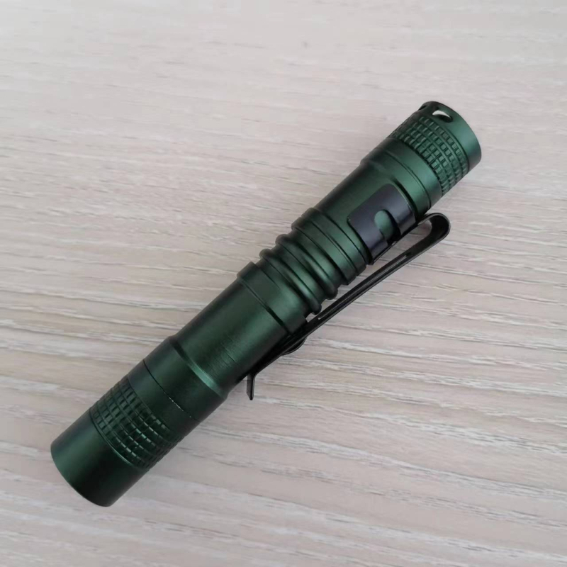 Határokon átnyúló mini zseblámpa alumínium ötvözetből készült toll alakú háztartási zseblámpa AAA kültéri erős zseblámpa nagykereskedelem