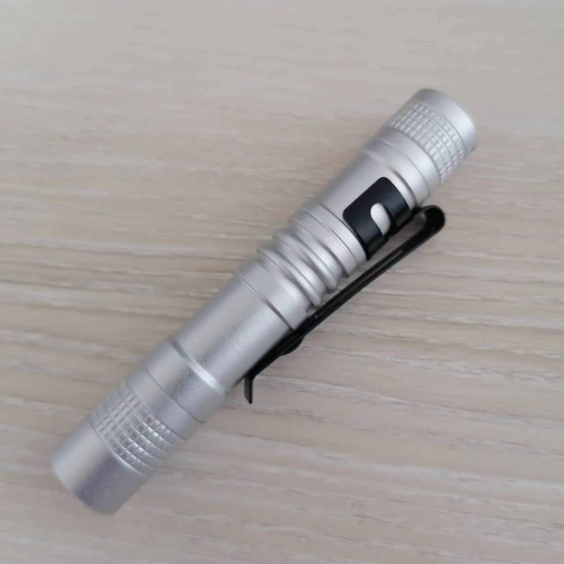 Határokon átnyúló mini zseblámpa alumínium ötvözetből készült toll alakú háztartási zseblámpa AAA kültéri erős zseblámpa nagykereskedelem