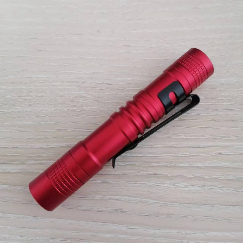 Határokon átnyúló mini zseblámpa alumínium ötvözetből készült toll alakú háztartási zseblámpa AAA kültéri erős zseblámpa nagykereskedelem