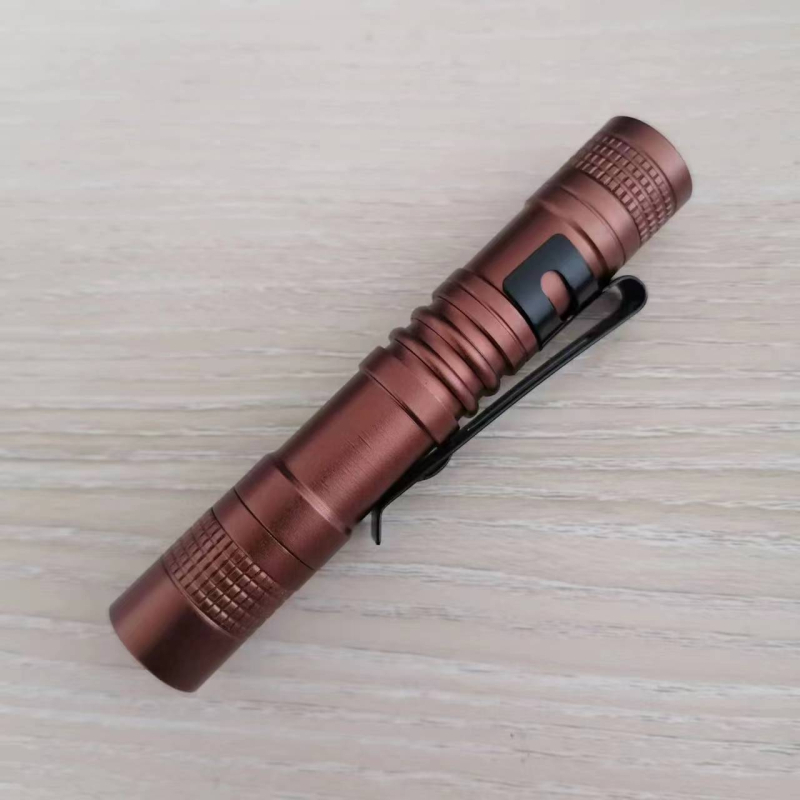 Határokon átnyúló mini zseblámpa alumínium ötvözetből készült toll alakú háztartási zseblámpa AAA kültéri erős zseblámpa nagykereskedelem