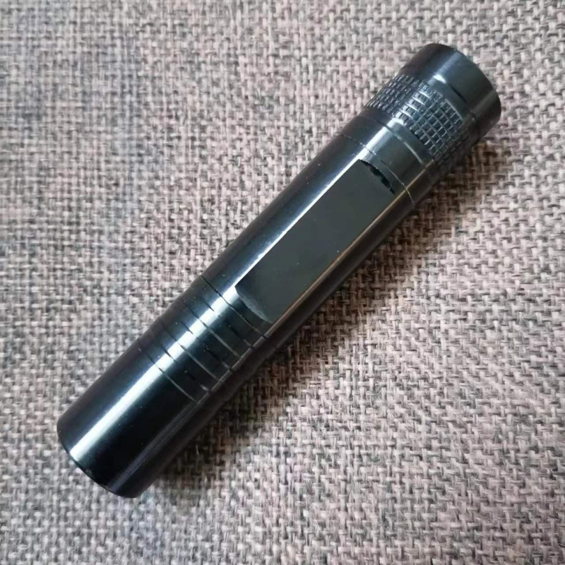 Határokon átnyúló mini zseblámpa alumínium ötvözetből készült toll alakú háztartási zseblámpa AAA kültéri erős zseblámpa nagykereskedelem