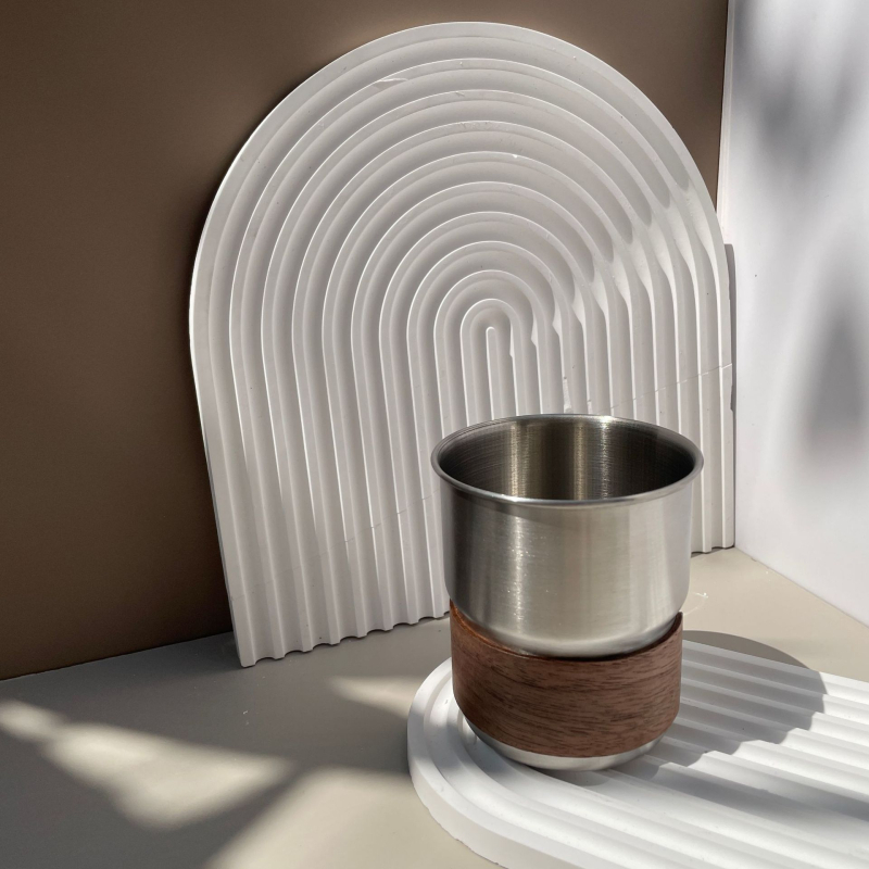 304 rozsdamentes acél kávéscsésze kültéri kempingcsésze felirattal, színes fogantyúval, lépcsős söröspohár