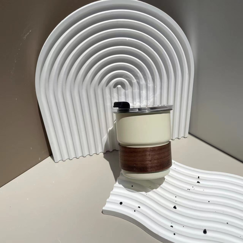 304 rozsdamentes acél kávéscsésze kültéri kempingcsésze felirattal, színes fogantyúval, lépcsős söröspohár