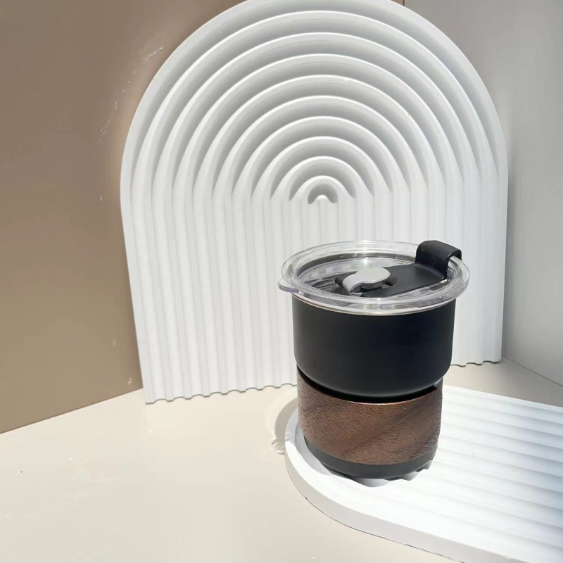 304 rozsdamentes acél kávéscsésze kültéri kempingcsésze felirattal, színes fogantyúval, lépcsős söröspohár