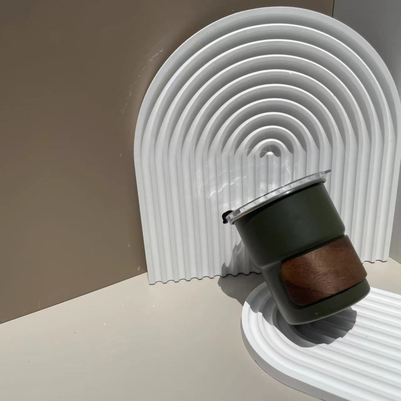 304 rozsdamentes acél kávéscsésze kültéri kempingcsésze felirattal, színes fogantyúval, lépcsős söröspohár