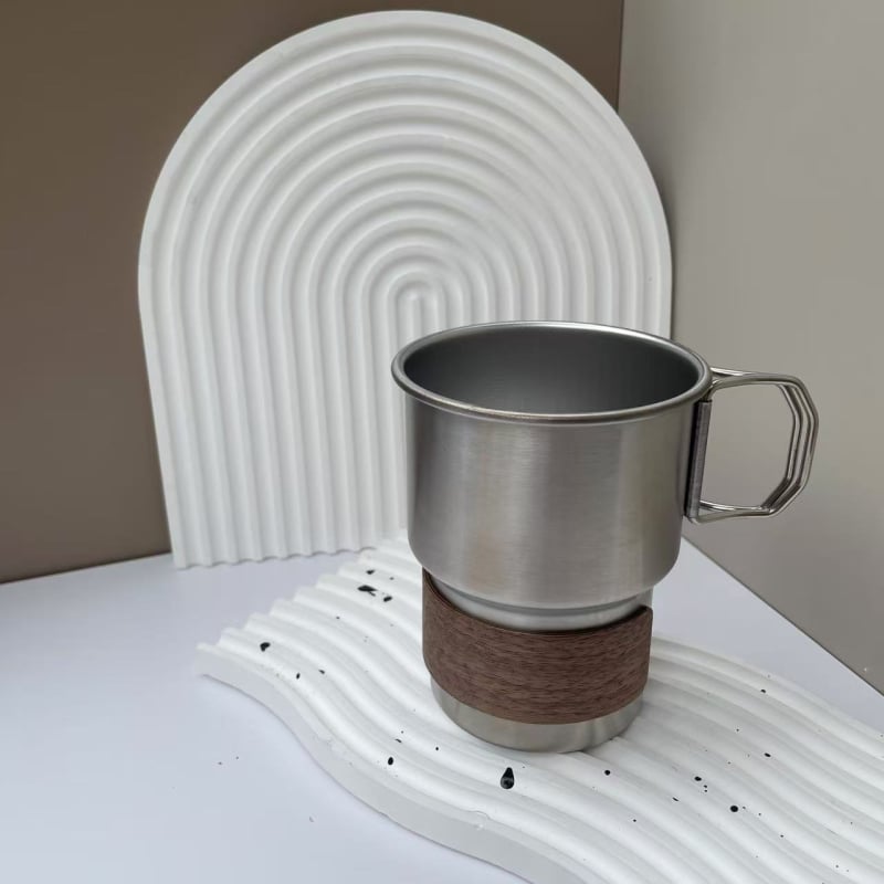 304 rozsdamentes acél kávéscsésze kültéri kempingcsésze felirattal, színes fogantyúval, lépcsős söröspohár