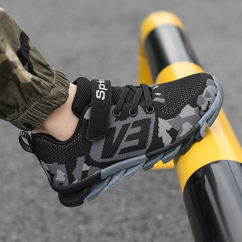 2025 tavaszi és őszi álcázó mintás gyermekcipők, repülő szövésű cipők, férfi és női sportcipők, nagykereskedelmi nagyméretű diákedző cipők