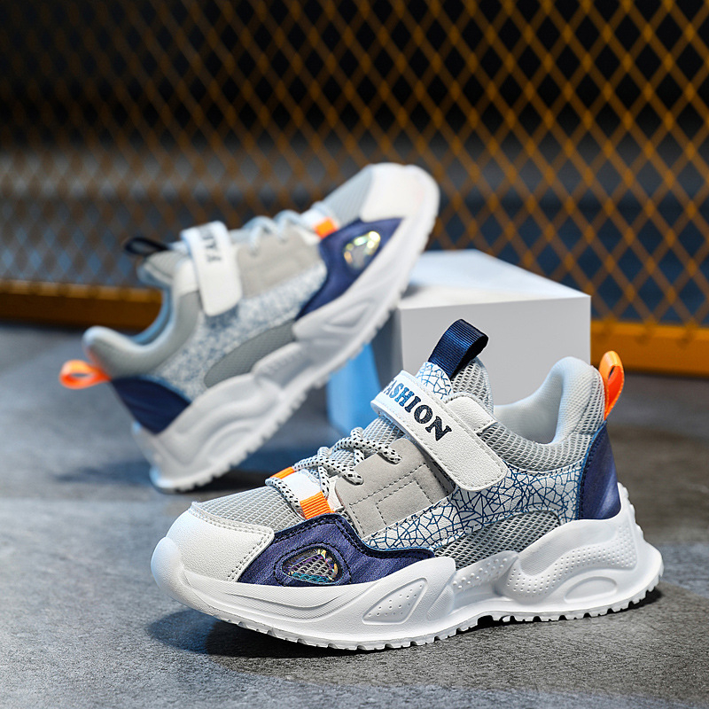 Rudens bērnu apavi 2022. gada jaunā stila vidēja un liela izmēra 40. izmēra studentu sieta elpojoši skriešanas apavi bērniem, zēniem, sporta moderni apavi