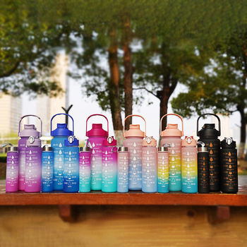 Trys puodelių rinkiniai, didelės talpos vandens puodeliai su šiaudelių puodeliais, gradiento matinio sportinio plastiko vandens buteliai